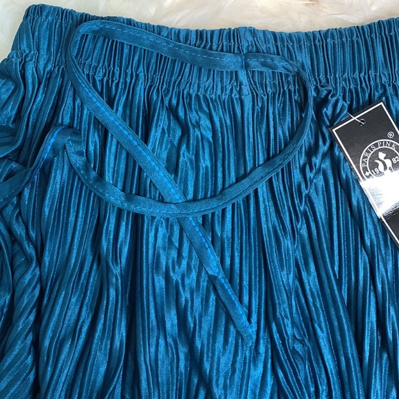 Pleated shorts blue - Picture 2 of 2